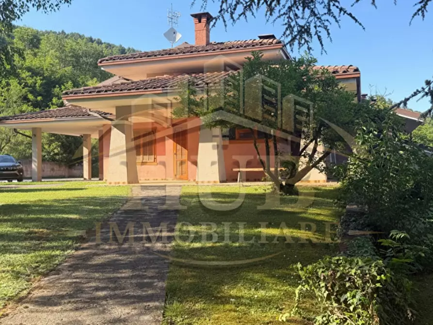 Immagine 1 di Casa bifamiliare in vendita  in via bottonasco a Caraglio
