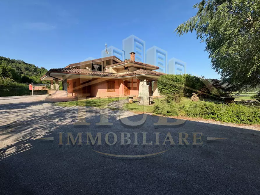 Immagine 8 di Casa bifamiliare in vendita  in via bottonasco a Caraglio