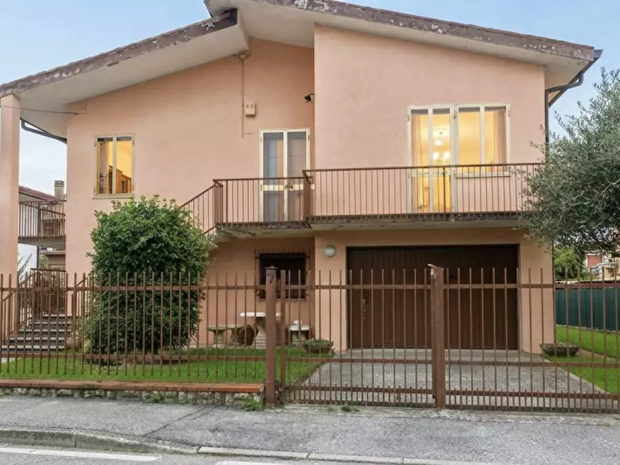 Immagine 1 di Casa indipendente in vendita  in Via Roncon a Albignasego