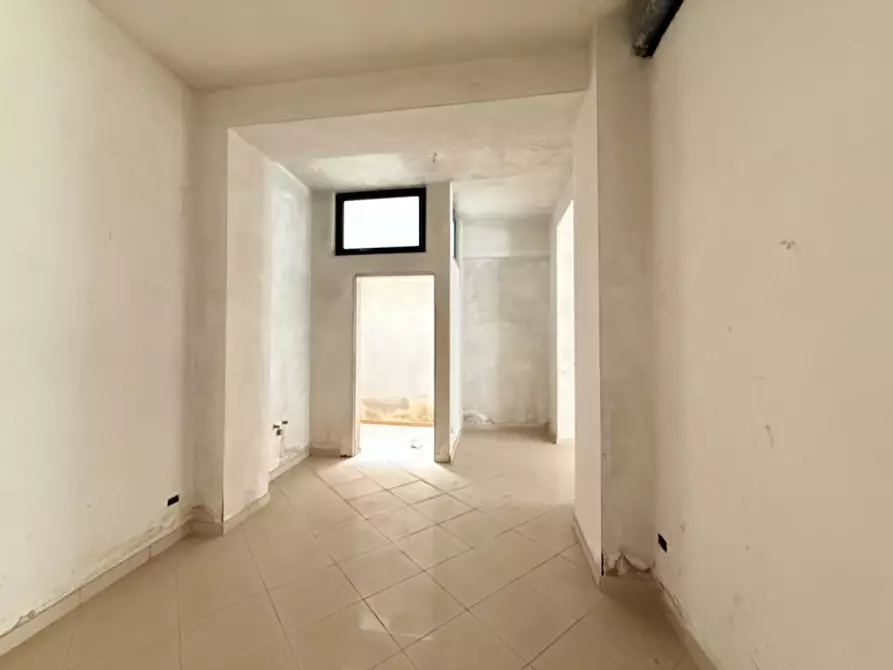 Immagine 7 di Negozio in vendita  in MILAZZO VIA E. COSENZ a Milazzo