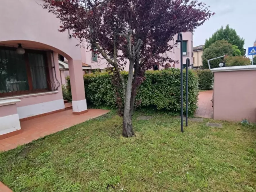 Immagine 2 di Appartamento in vendita  in Via Roma a Rolo