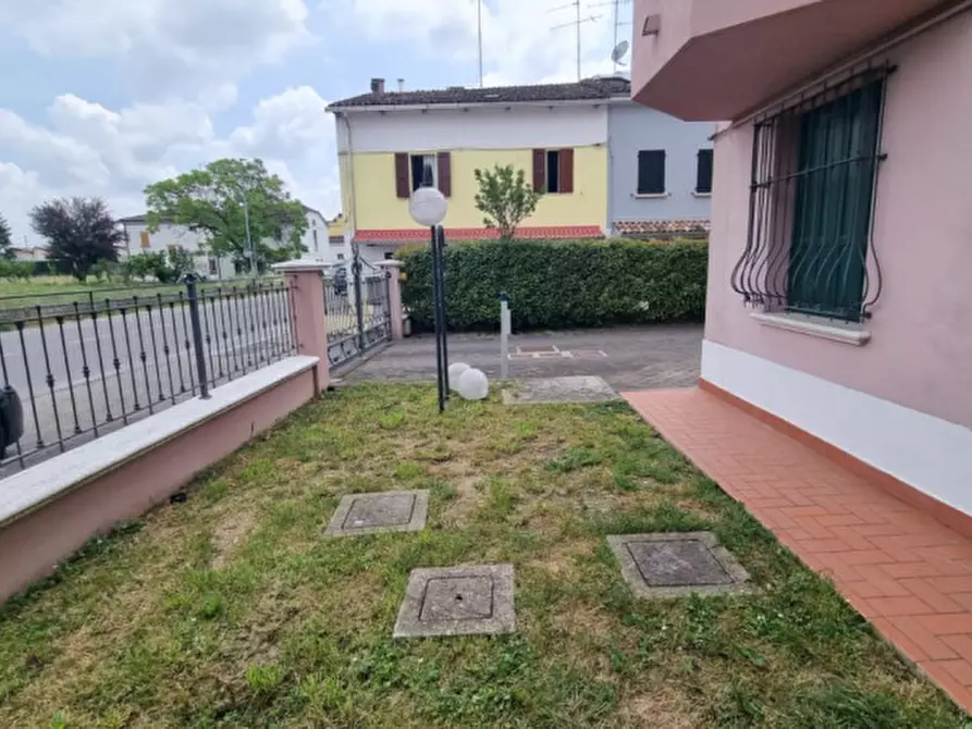 Immagine 3 di Appartamento in vendita  in Via Roma a Rolo