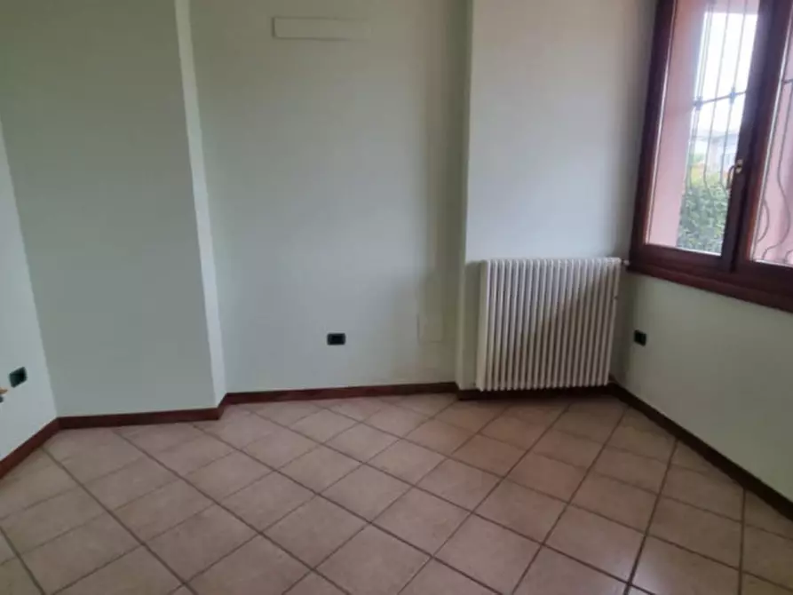 Immagine 4 di Appartamento in vendita  in Via Roma a Rolo