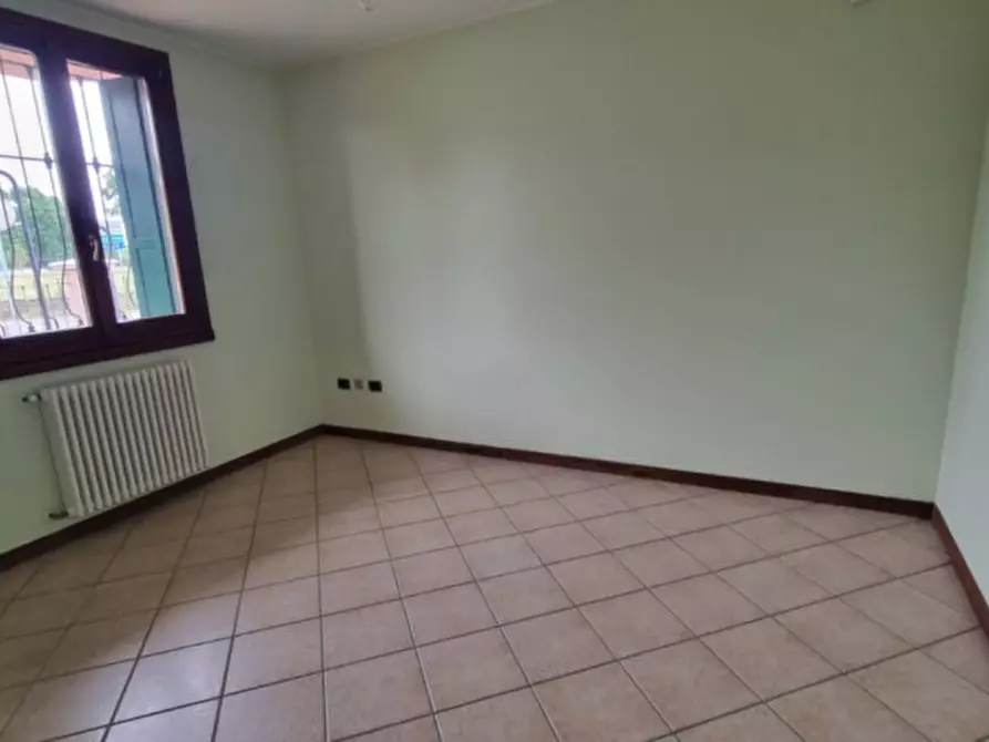 Immagine 13 di Appartamento in vendita  in Via Roma a Rolo