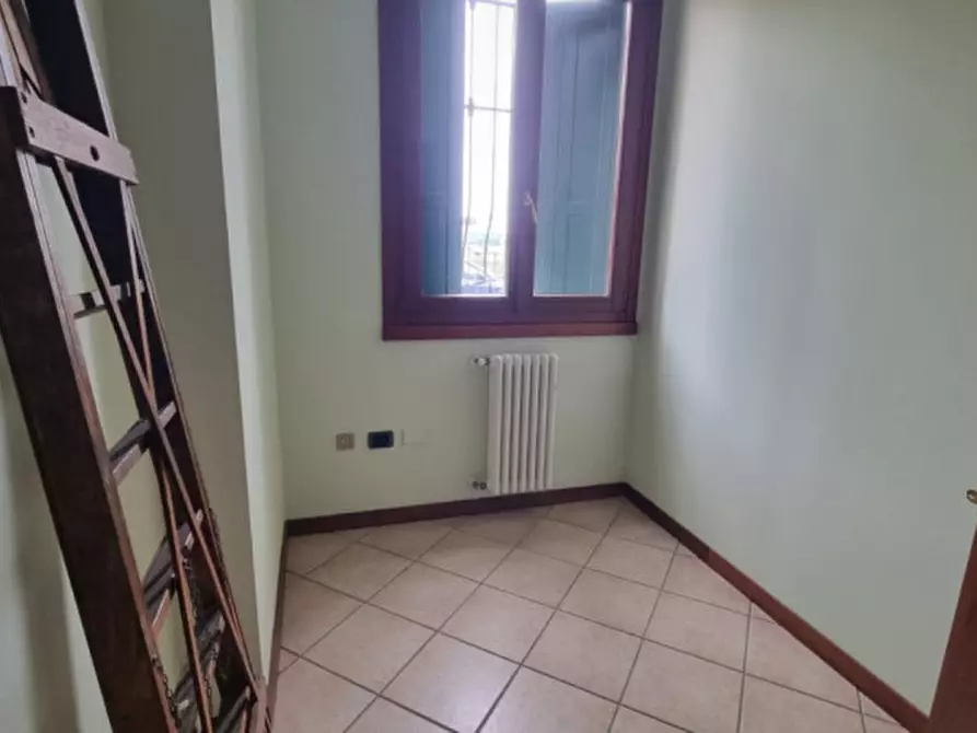Immagine 14 di Appartamento in vendita  in Via Roma a Rolo