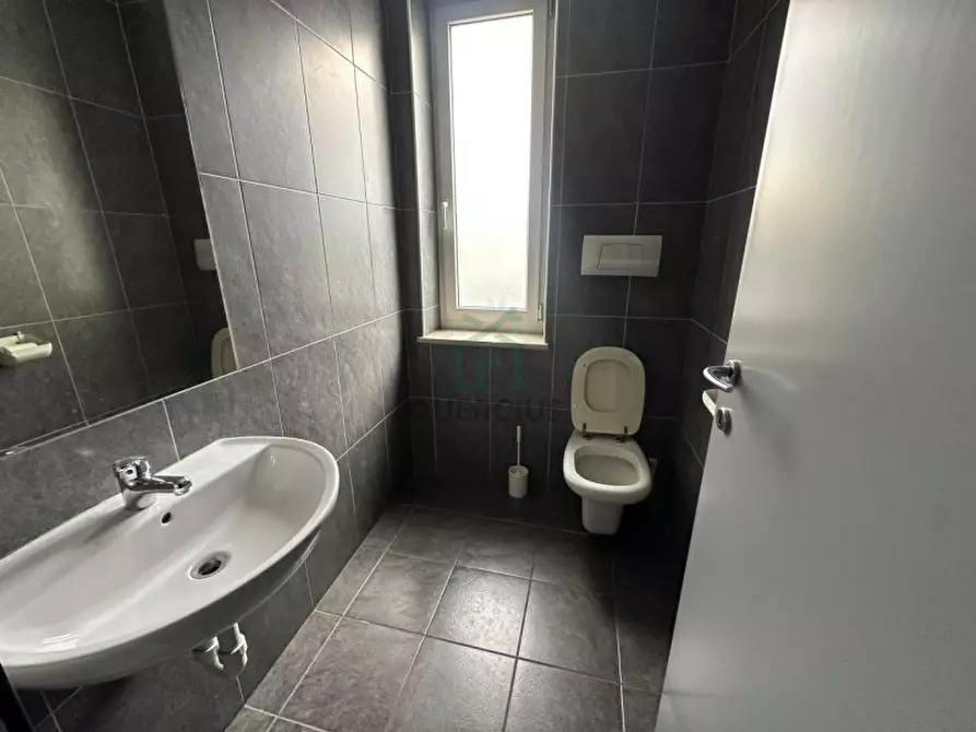 Immagine 16 di Ufficio in affitto  in Via Francia a Verona