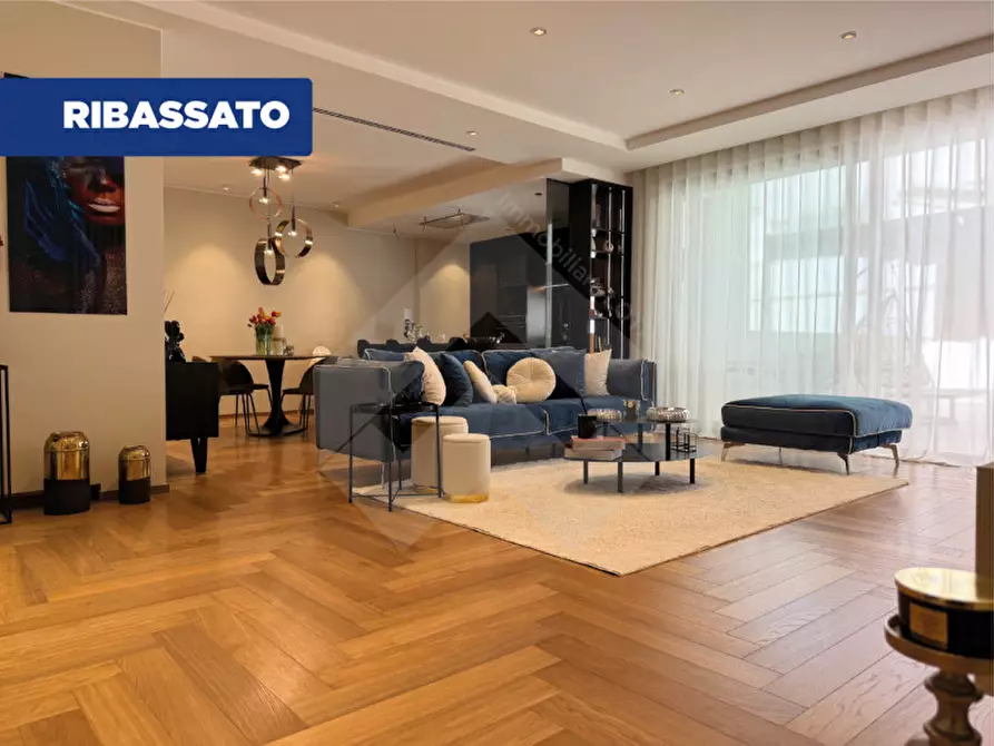 Immagine 1 di Appartamento in vendita  in Via Palmiro Togliatti a Andria