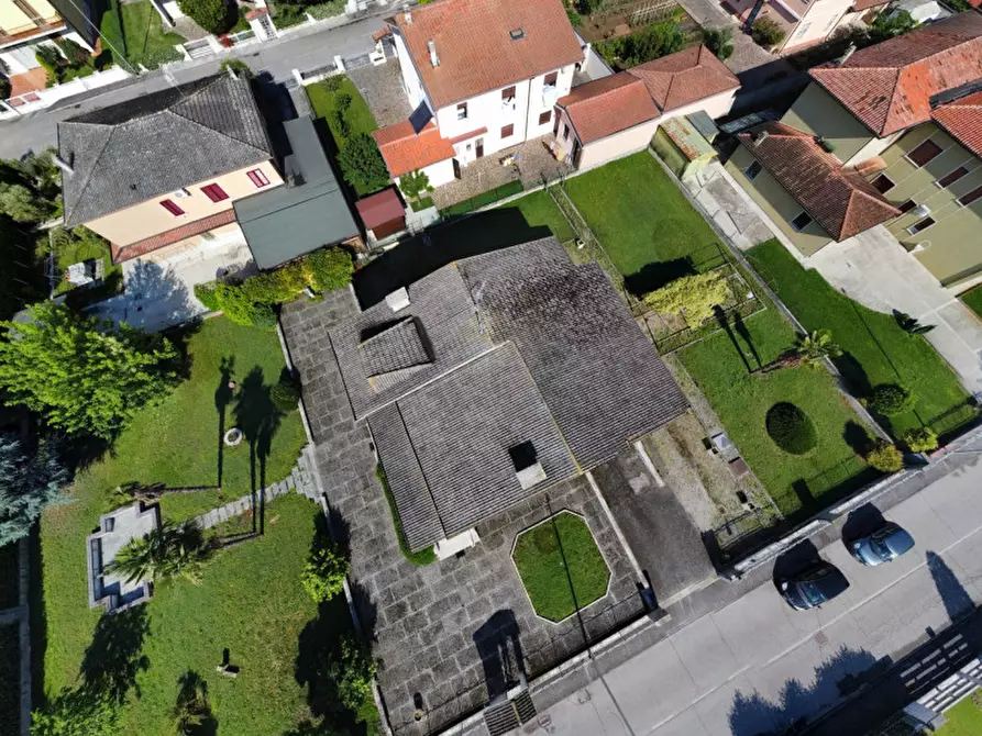 Immagine 2 di Villa in vendita  a Asola