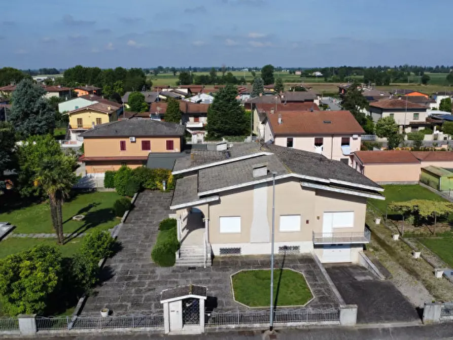 Immagine 4 di Villa in vendita  a Asola