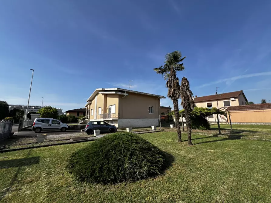 Immagine 25 di Villa in vendita  a Asola