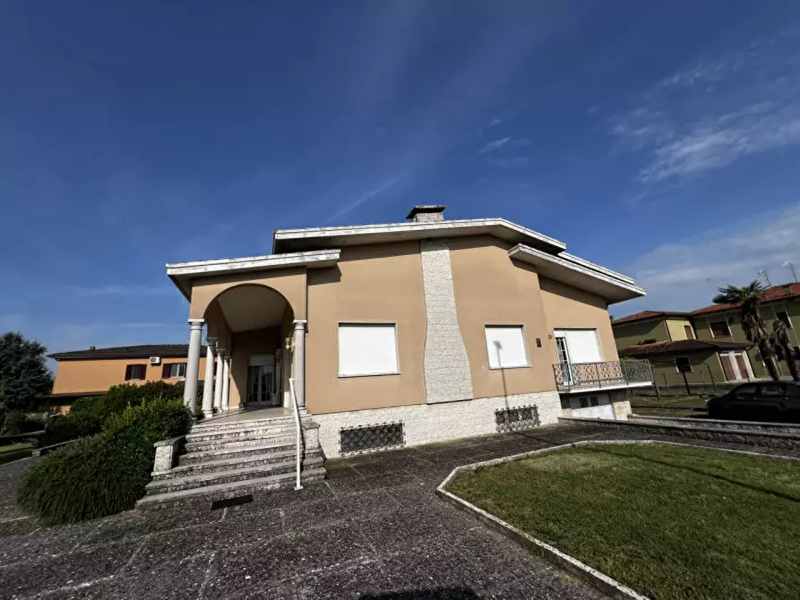 Immagine 28 di Villa in vendita  a Asola