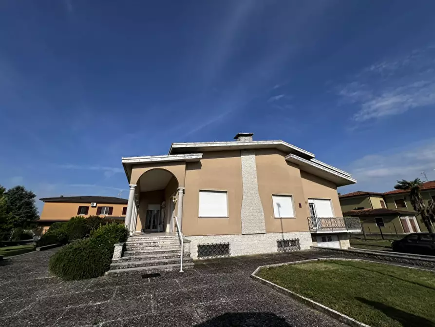 Immagine 29 di Villa in vendita  a Asola