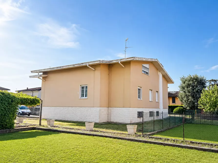 Immagine 31 di Villa in vendita  a Asola
