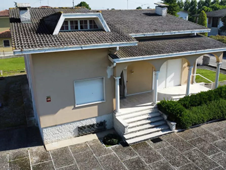 Immagine 33 di Villa in vendita  a Asola
