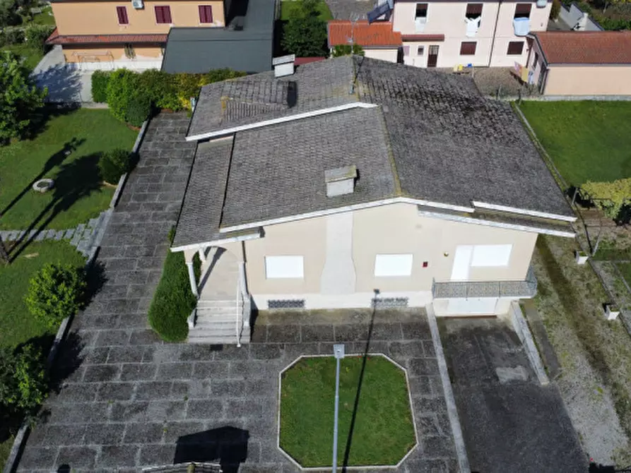 Immagine 35 di Villa in vendita  a Asola
