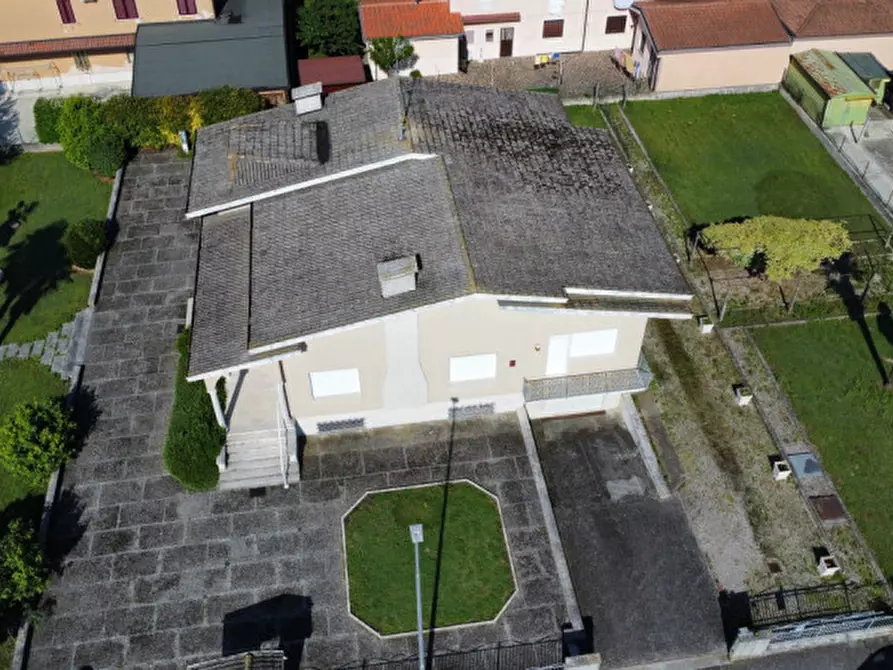 Immagine 36 di Villa in vendita  a Asola