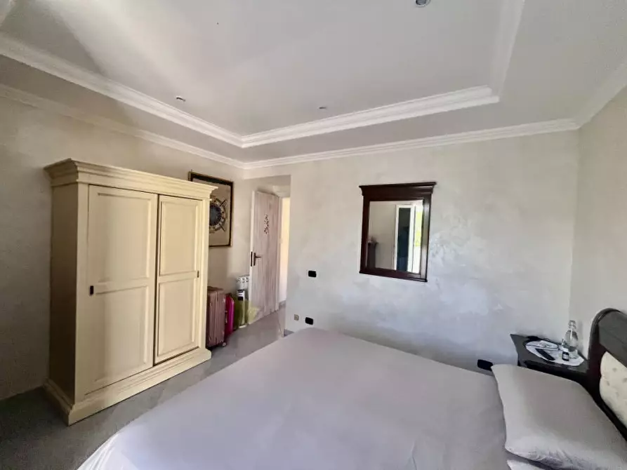 Immagine 13 di Casa quadrifamiliare in vendita  a Anzio