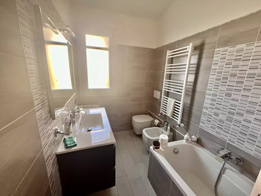 Immagine 17 di Casa quadrifamiliare in vendita  a Anzio