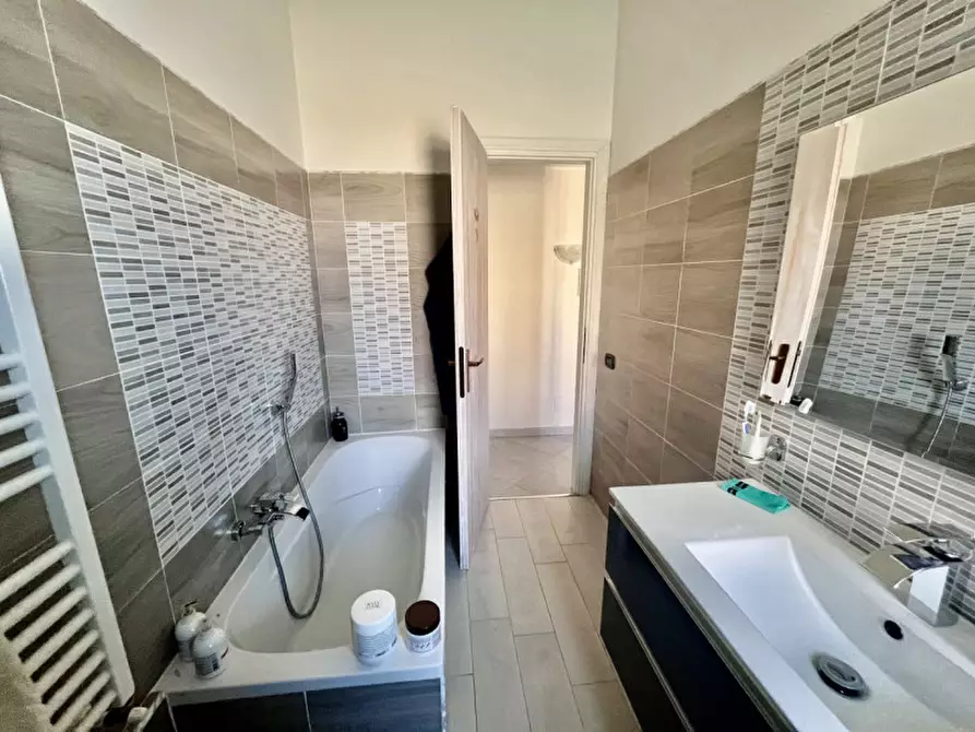 Immagine 18 di Casa quadrifamiliare in vendita  a Anzio