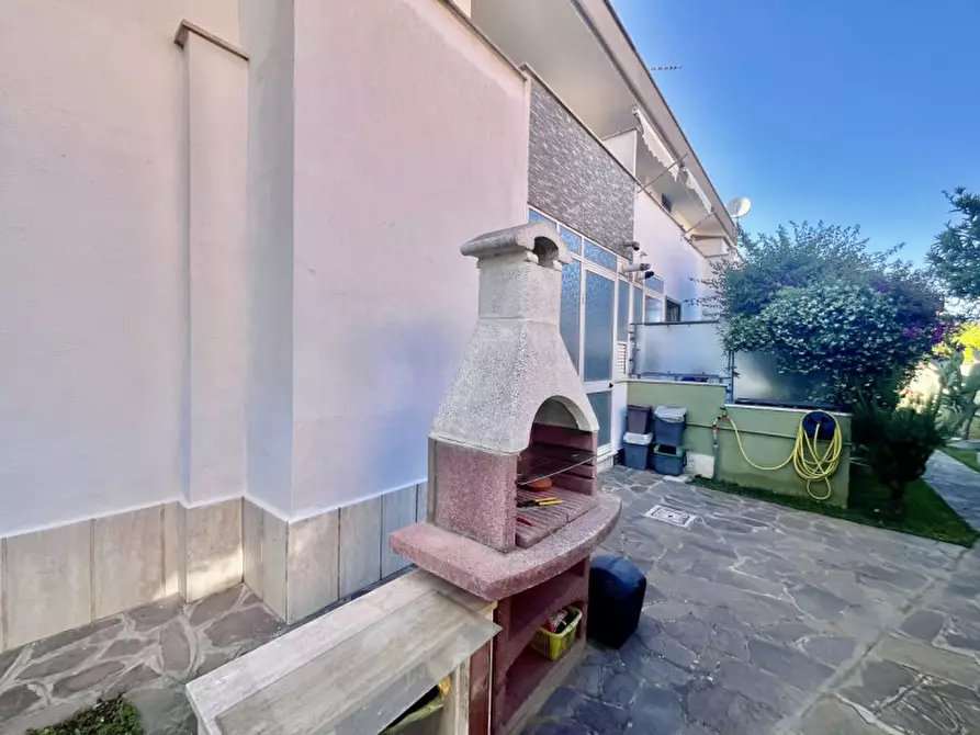 Immagine 23 di Casa quadrifamiliare in vendita  a Anzio