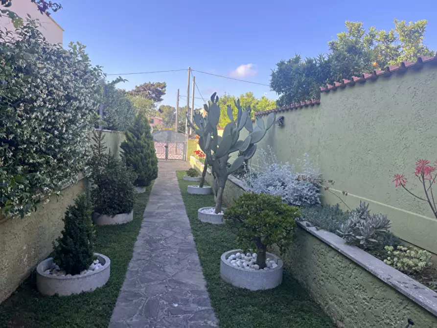 Immagine 26 di Casa quadrifamiliare in vendita  a Anzio