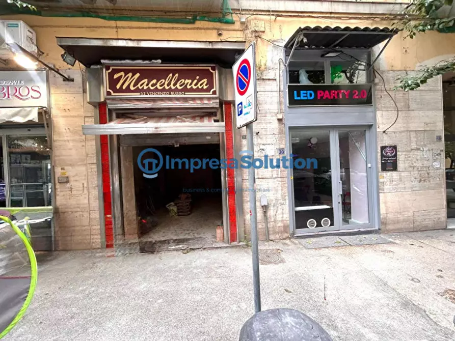 Immagine 3 di Negozio in affitto  in Via Giuseppe Orsi a Napoli