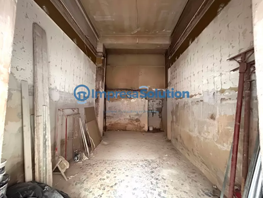 Immagine 6 di Negozio in affitto  in Via Giuseppe Orsi a Napoli