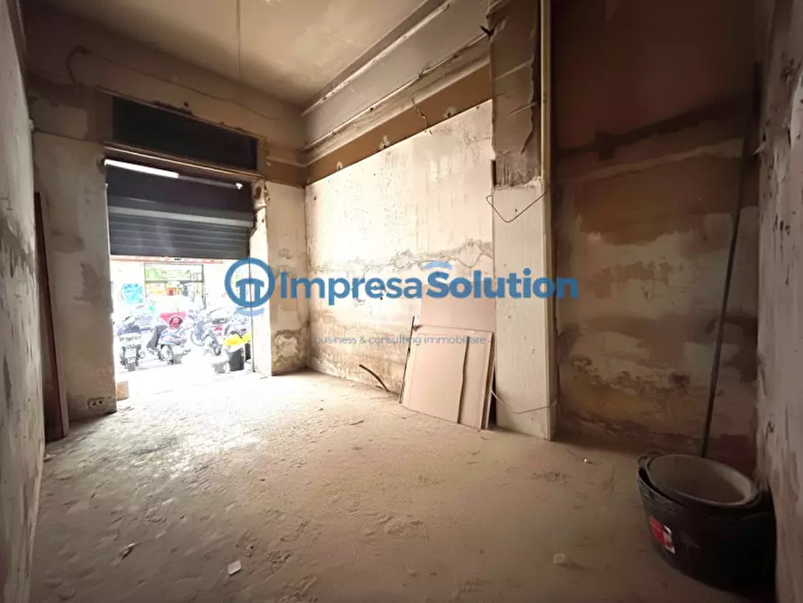 Immagine 10 di Negozio in affitto  in Via Giuseppe Orsi a Napoli