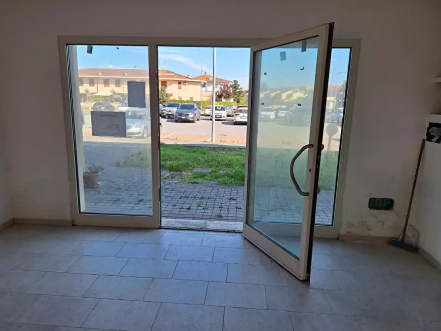 Immagine 3 di Negozio in vendita  in Via Antonio Gramsci 50 a Capannoli