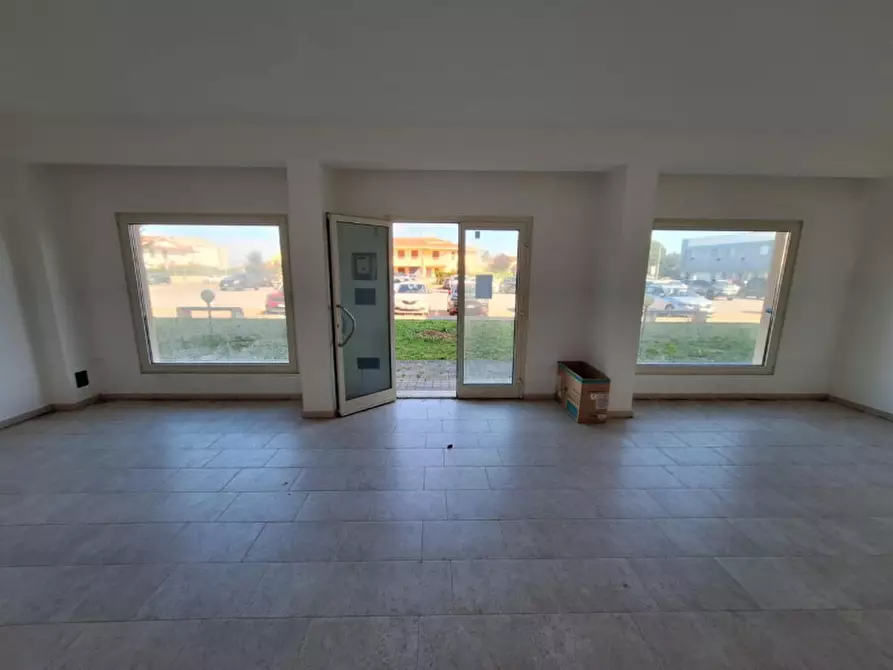 Immagine 4 di Negozio in vendita  in Via Antonio Gramsci, 50, 56033 Capannoli PI, Italia a Capannoli