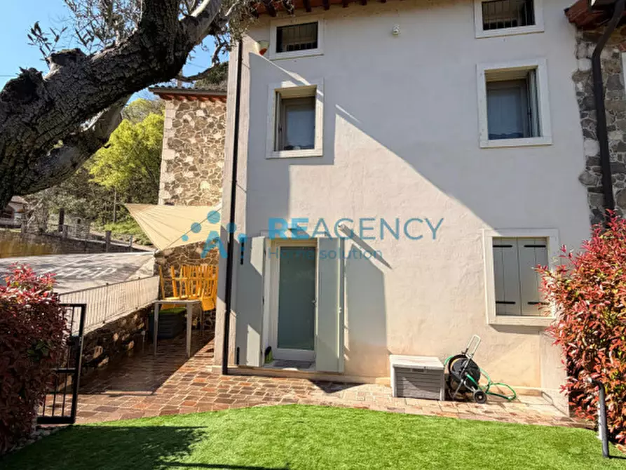 Immagine 1 di Casa trifamiliare in vendita  in via san valentino a Brendola