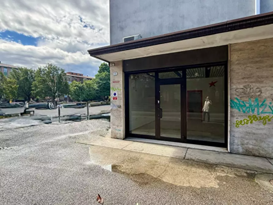 Immagine 6 di Negozio in vendita  in LARGO DEBUSSY a Padova