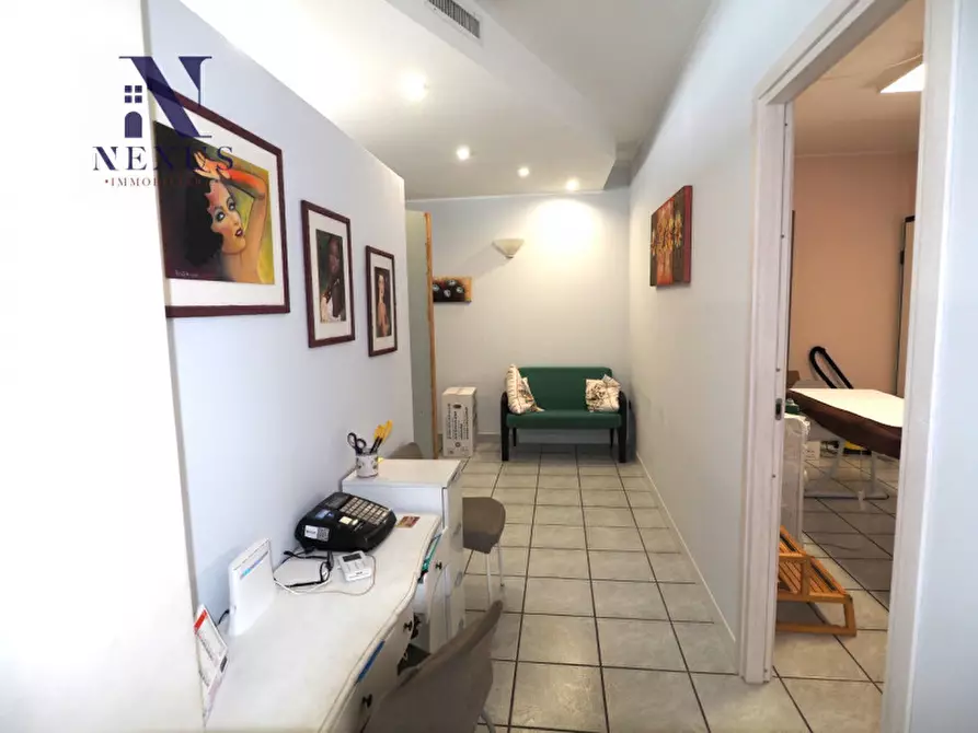 Immagine 13 di Negozio in vendita  in Via San Lazzaro 2 a Fano