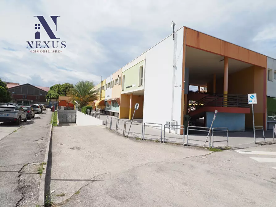 Immagine 19 di Negozio in vendita  in Via San Lazzaro 2 a Fano