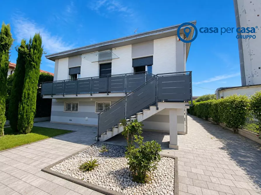 Immagine 2 di Casa indipendente in vendita  in Via Ignazio Zanini a Rosolina