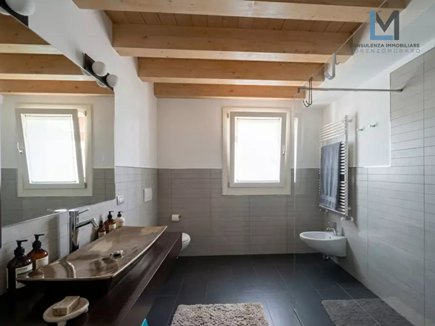 Immagine 7 di Appartamento in vendita  a Montebelluna