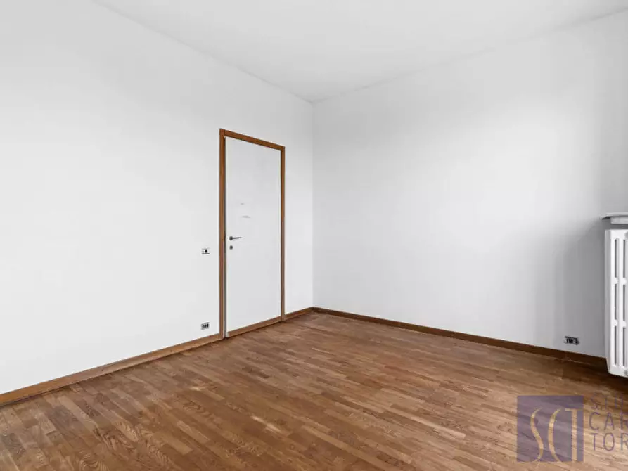Immagine 9 di Appartamento in vendita  in via mario donati, 10 a Milano