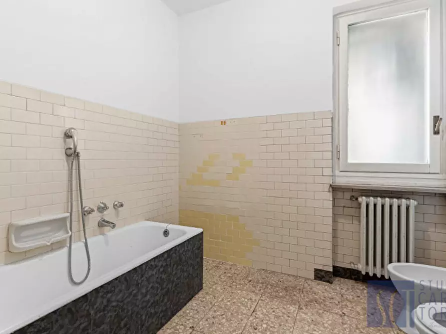 Immagine 16 di Appartamento in vendita  in via mario donati, 10 a Milano