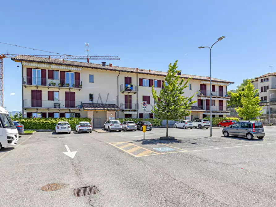 Immagine 3 di Appartamento in vendita  in Via IX Agosto 21/a a Orsenigo