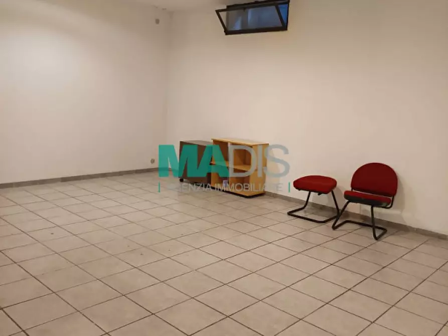 Immagine 2 di Magazzino in affitto  in via Garigliano 42 a Prato