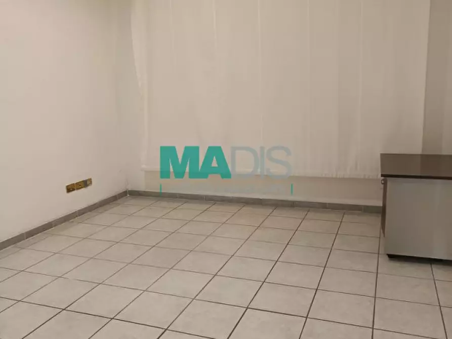 Immagine 5 di Magazzino in affitto  in via Garigliano 42 a Prato