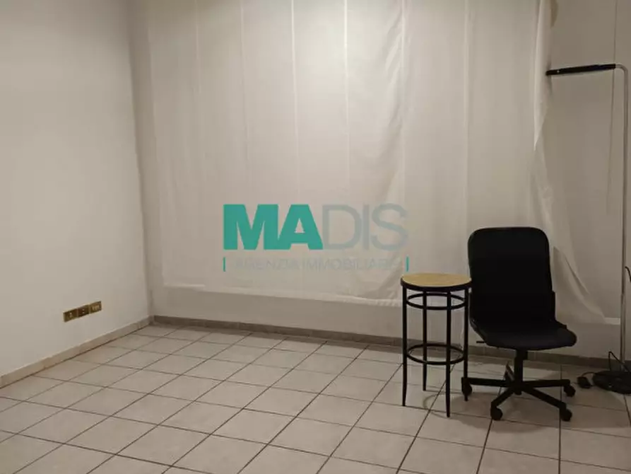 Immagine 9 di Magazzino in affitto  in via Garigliano 42 a Prato