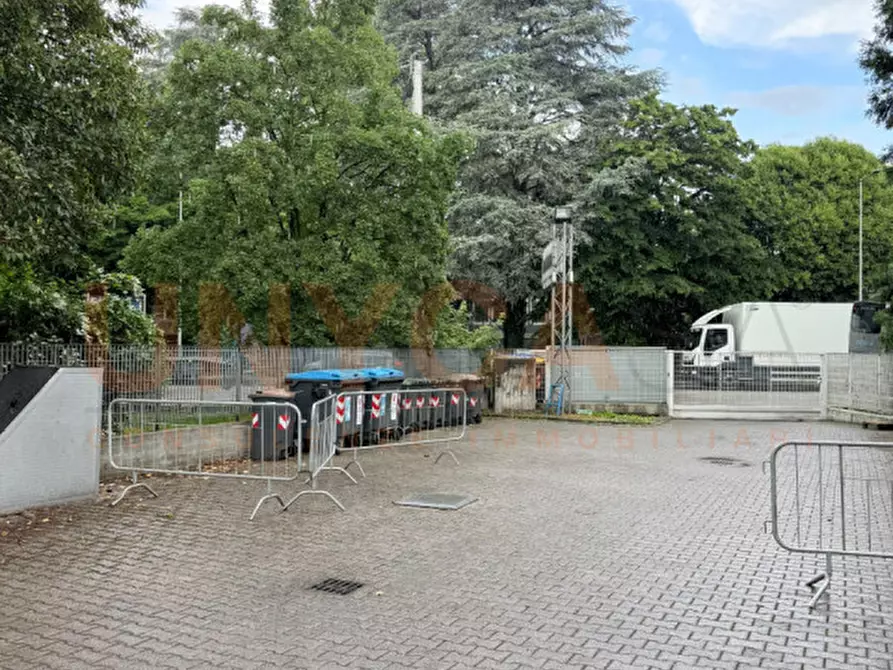 Immagine 8 di Negozio in affitto  a Padova