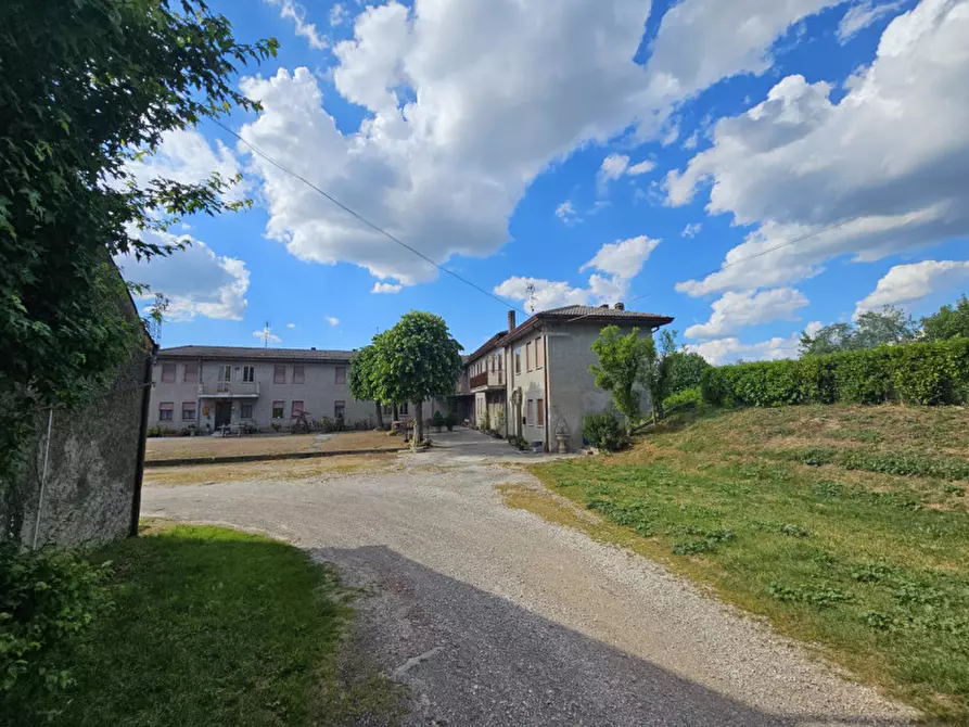 Immagine 2 di Villetta a schiera in vendita  in VIA VALGRANDE a Sant'urbano