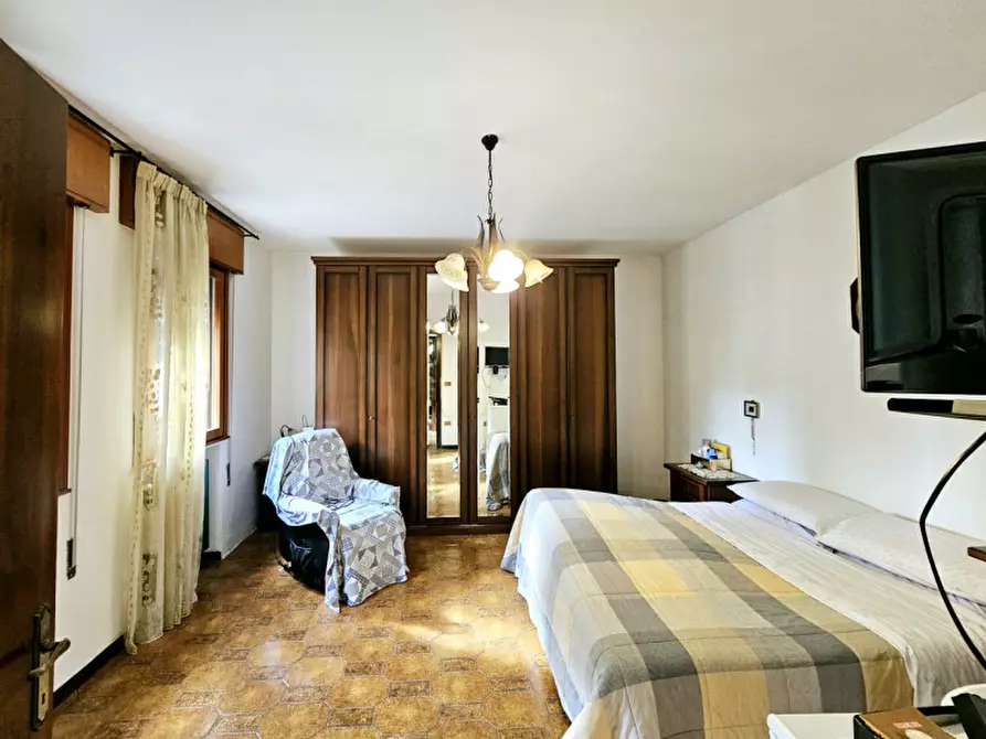Immagine 5 di Villetta a schiera in vendita  in VIA VALGRANDE a Sant'urbano