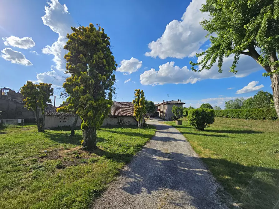 Immagine 12 di Villetta a schiera in vendita  in VIA VALGRANDE a Sant'urbano