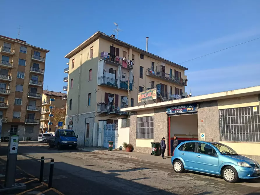 Immagine 1 di Magazzino in vendita  in STADA DEL BRAMAFAME 1-3 a Torino