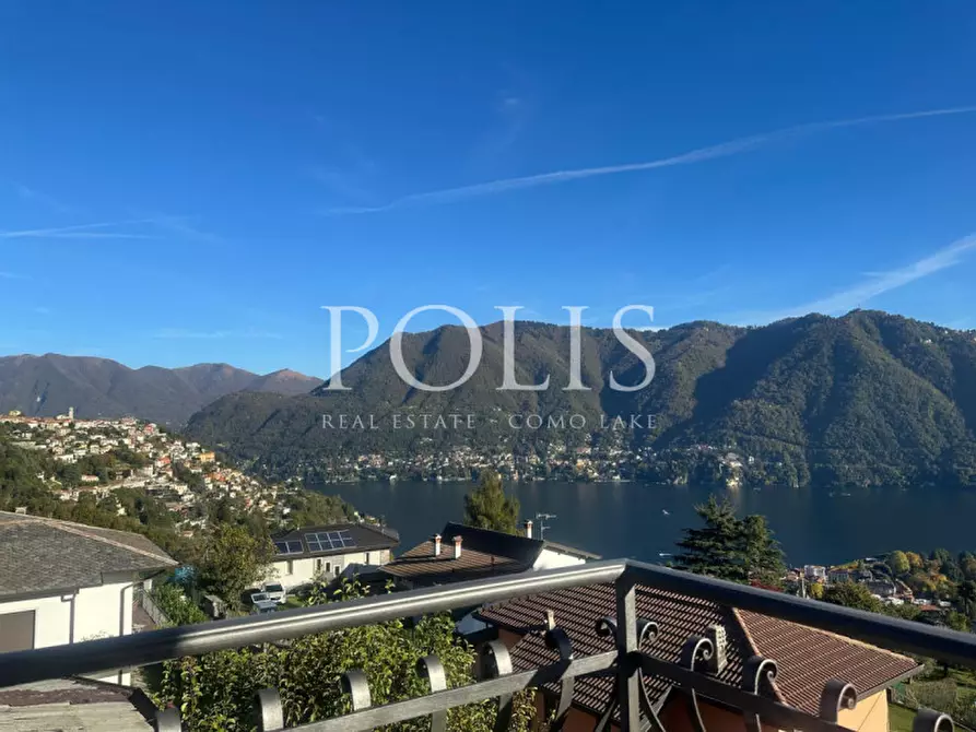 Immagine 1 di Villa in vendita  in via Gentrino a Cernobbio