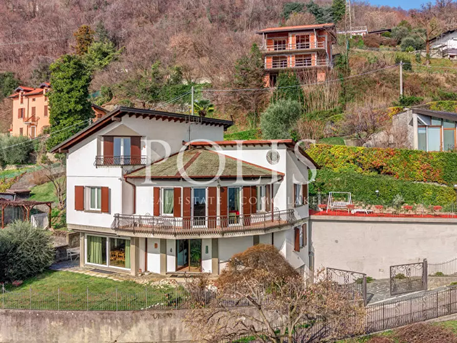 Immagine 2 di Villa in vendita  in via Gentrino a Cernobbio