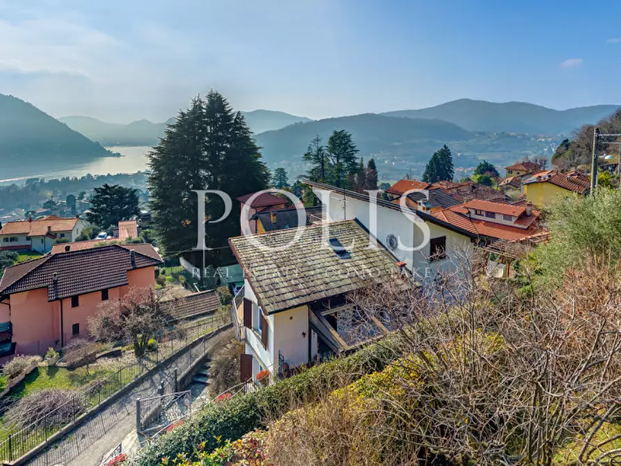Immagine 3 di Villa in vendita  in via Gentrino a Cernobbio